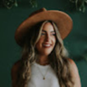 Meet your Posher, Yahira